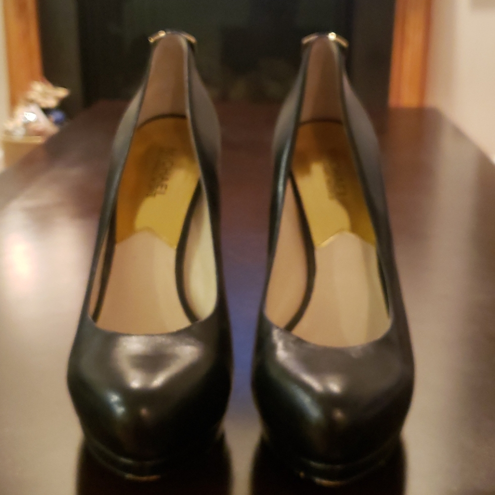 Used Michael Michael Kors Hamilton Pumps